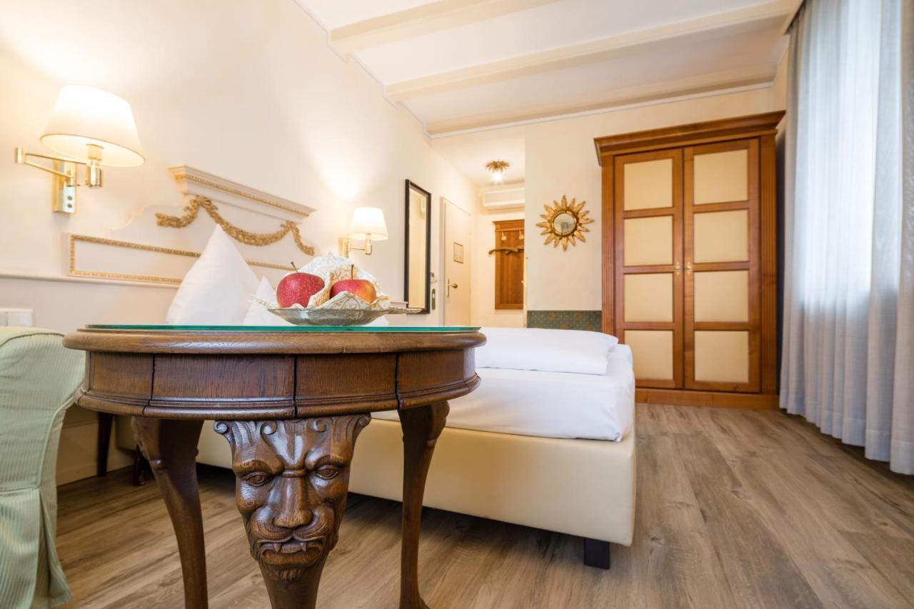 Simones Hotel Fuerstenhof Landshut Ngoại thất bức ảnh