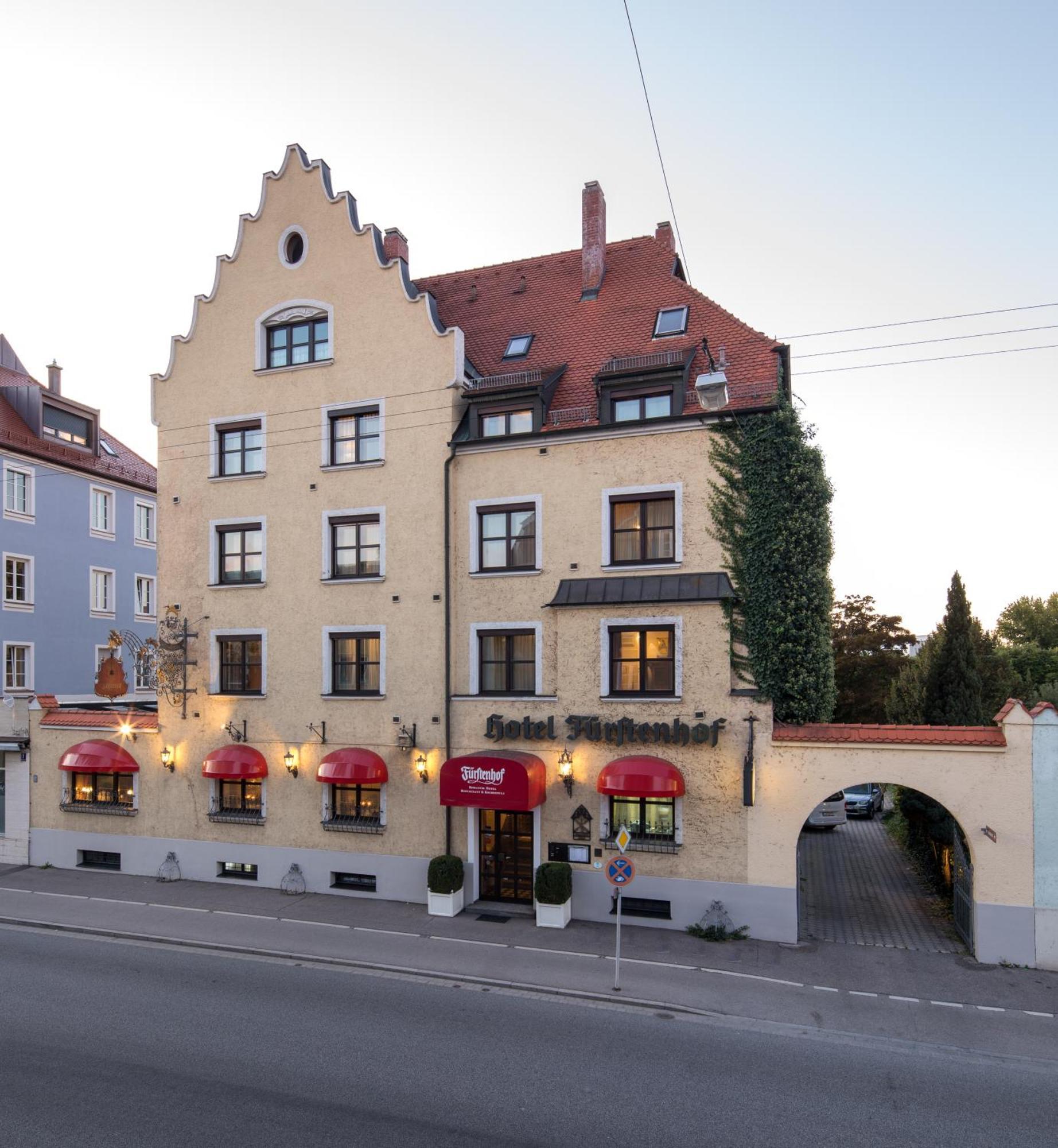 Simones Hotel Fuerstenhof Landshut Ngoại thất bức ảnh